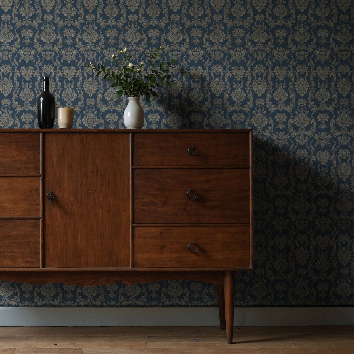 Grand Manor | Vintage Baroque European Damask Wallpaper Wallpaper Sckribbles