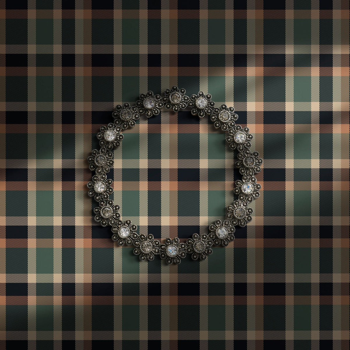 Green neutral plaid wallpaper.