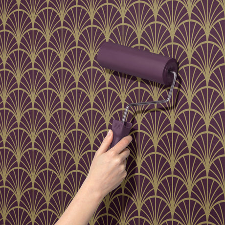 Chic Shells | Vintage Scalloped Shell Art Deco Wallpaper Wallpaper Sckribbles
