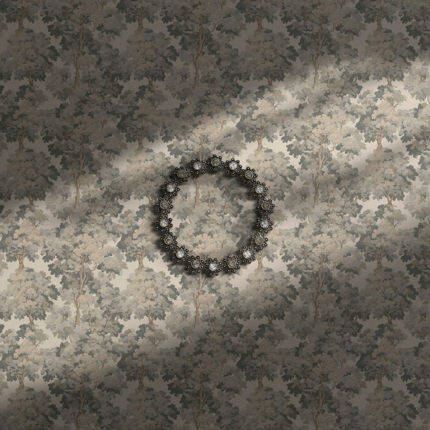 Light green vintage forest wallpaper.